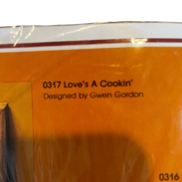Embroidery Kit (#0317)" Loves a Cooking"  Vintage NIB - Picture 4 of 5